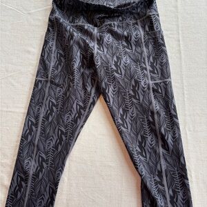 ZYIA Black and Gray Leaf Print Leggings
